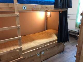 Хостелы Dream Hostel Zaporizhia Запорожье Кровать в общем номере с 4 кроватями-1